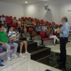 Dr. Roberto Cavali repassa informações sobre o CRO/PR aos participantes do encontro.